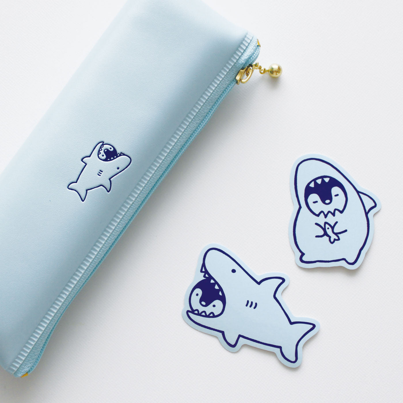 KIGURUMI 着ぐるみ ダイカットステッカー｜STICKER シール ステッカー 可愛い おしゃれ 動物 アニマル スマホケース パソコン スーツケース 車 ウサギ 恐竜 ハチ 犬 猫 サメ｜MATOKA マトカ