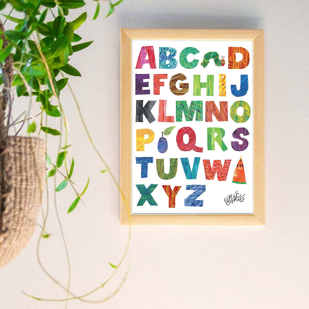 ERIC CARLE：エリック カール・B4サイズ ポスター『Alphabe / はらぺこあおむし』木製フレームセット｜インテリア 北欧 ナチュラル ブラウン 額装 エリックカール【etc】