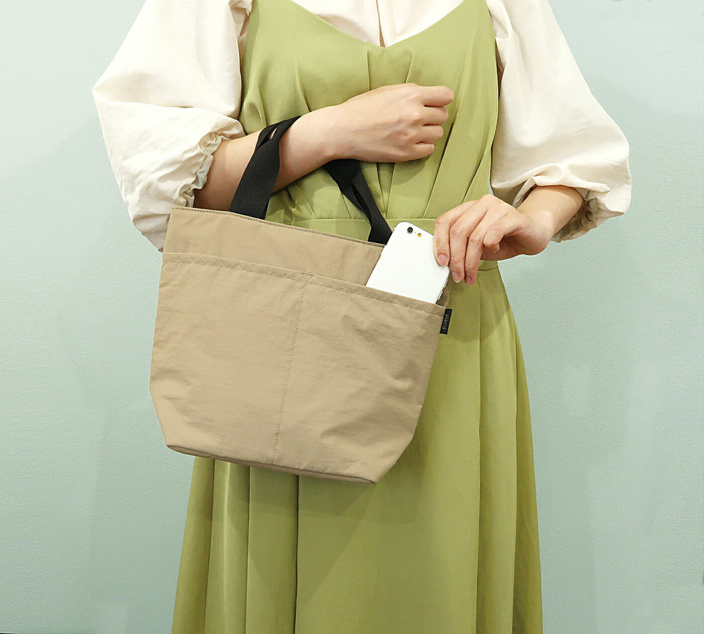 PLACID プラシド 保冷ランチトート｜ランチバッグ コンパクト シンプル お弁当袋 ピクニック 行楽 保冷バッグ マイバッグ くすみカラー 無地 大人 通勤 通学｜LEAFLETS
