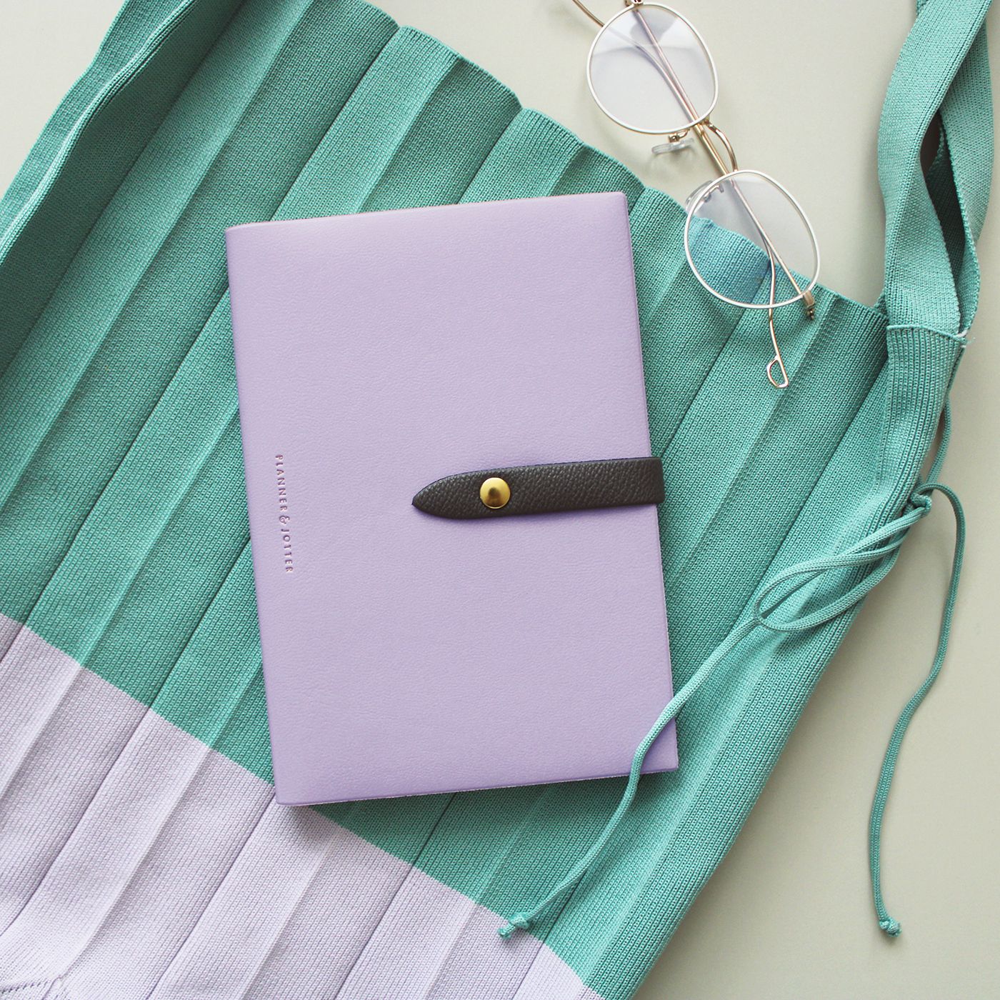 手帳 2026 マトカ 2026年1月始まり ダイアリー スケジュール帳｜B6サイズ ウィークリー・レフト式（週間ホリゾンタル）『ランディ｜LUNDI』おしゃれ 大人かわいい ベルト付き