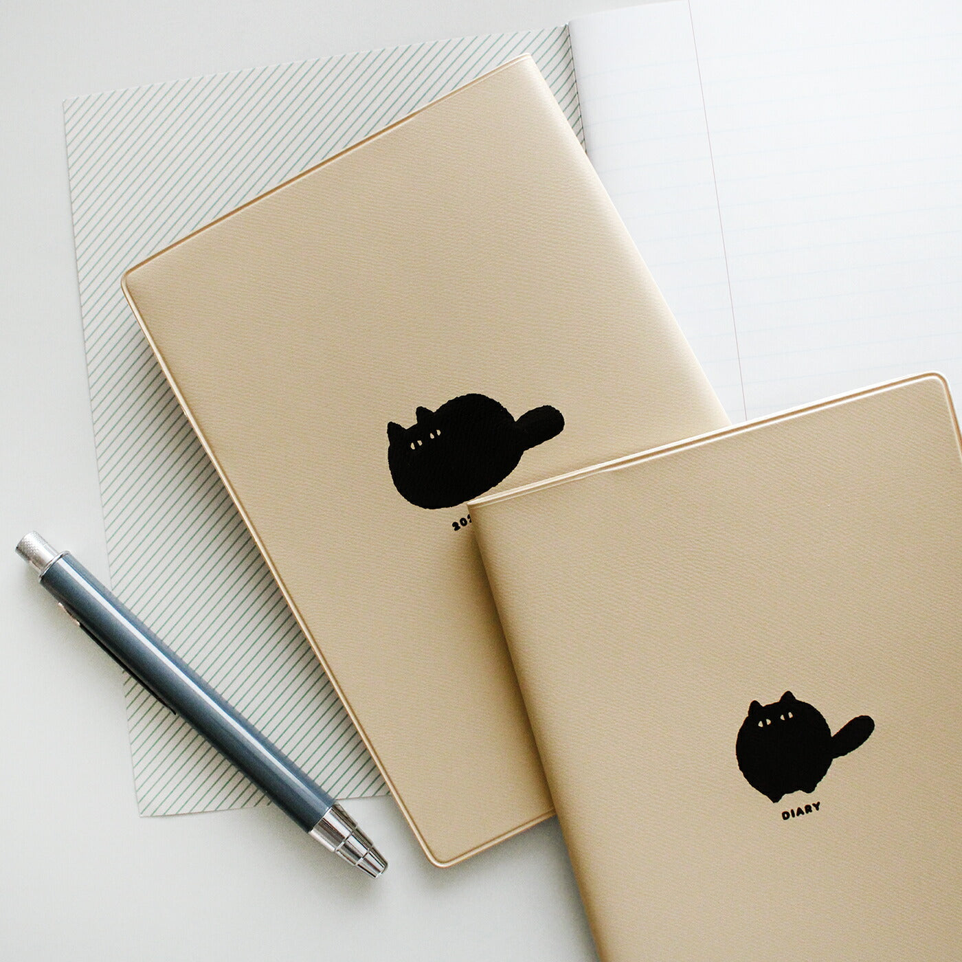 【ご予約 2月下旬発送】手帳 2026 マトカ 2026年4月始まり手帳 ダイアリー スケジュール帳｜B6サイズ マンスリー・スタンダード（月間ブロック）『クロネコ｜KURONEKO』黒猫 ねこ 猫