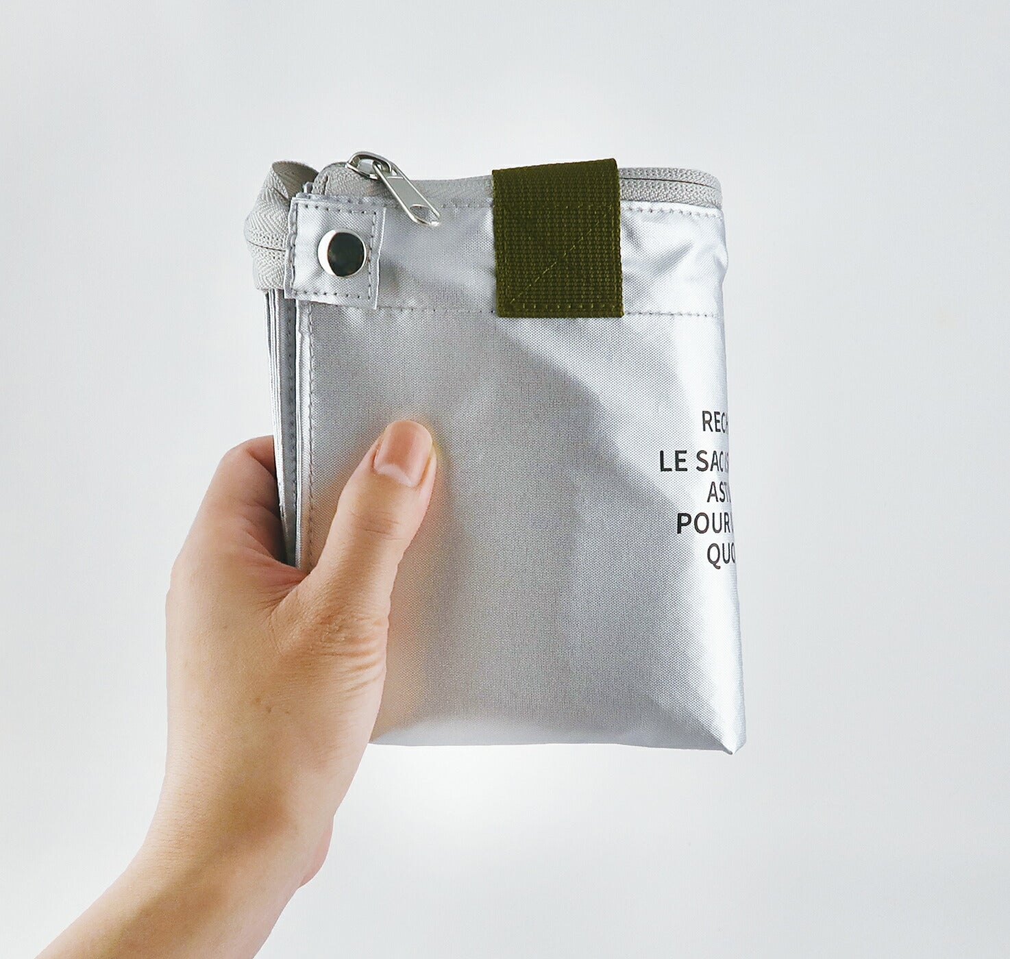 RECHERCHE ルシェルシェ 保冷ランチトート（L）｜LUNCH COOLER BAG ランチバッグ コンパクト シンプル お弁当袋 ピクニック 行楽 保冷バッグ 保温 マイバッグ 大人 通勤 通学 シルバー｜LEAFLETS