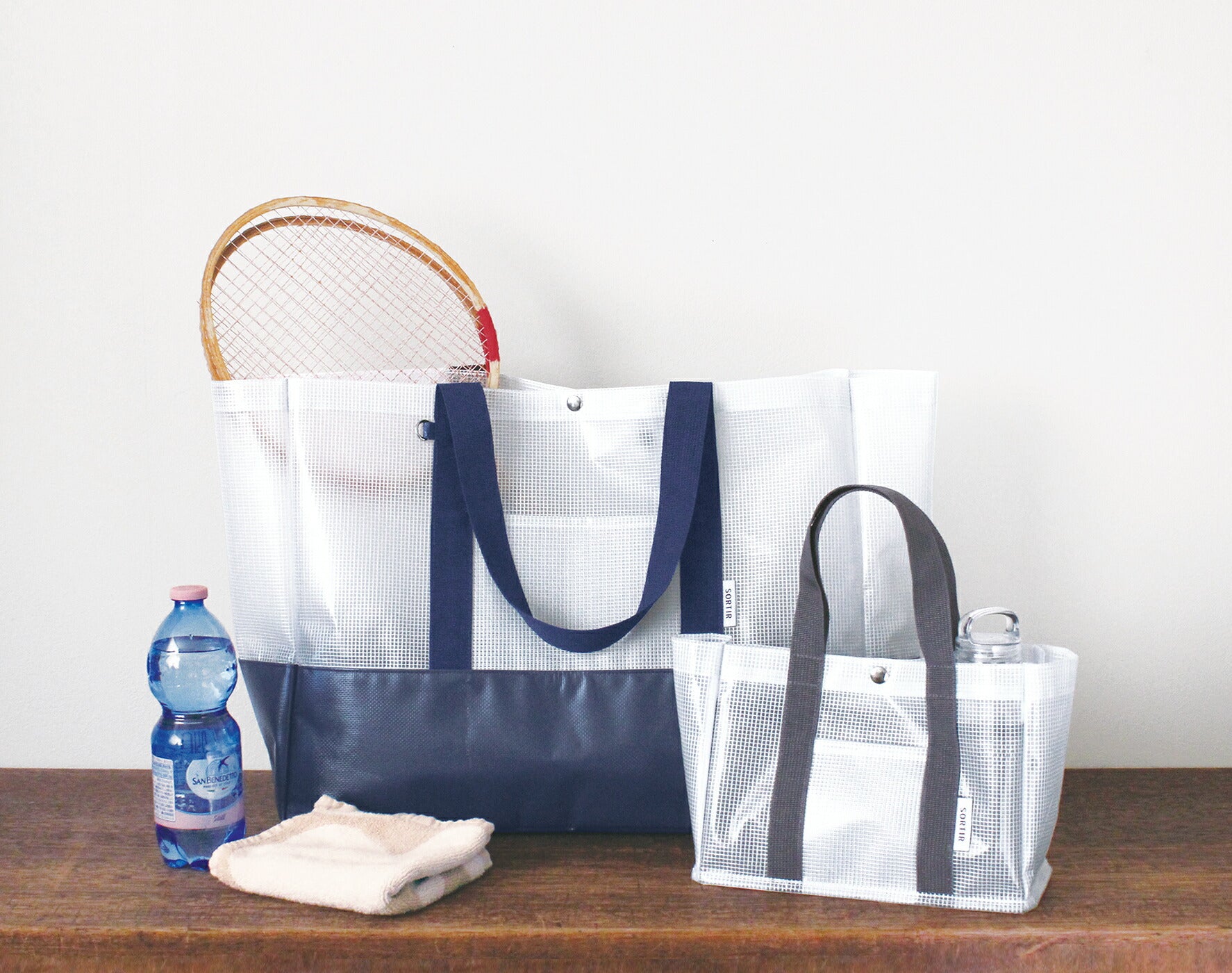 SORTIR ソルティール ビニールメッシュトート｜VINYL MESH TOTE BAG シンプル ピクニック 行楽 マイバッグ 大人 プール 夏 旅行 サウナ ジム 運動 レジャー バッグ スポーツ観戦 半透明 マザーズバッグ｜LEAFLETS