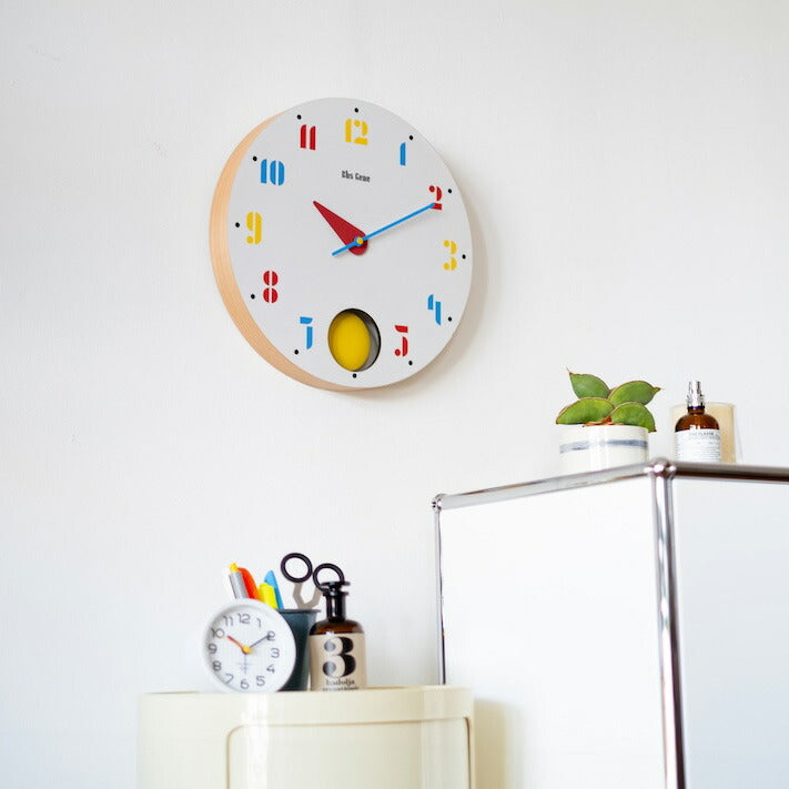 Joschmi Pendulum ウォールクロック｜壁掛け時計 インテリア デザイン おしゃれ バウハウス フォント 時計 ヘルベルト バイヤー 子供部屋 子供 お祝い 引越し 振り子 カラフル 積み木 BAUHAUS