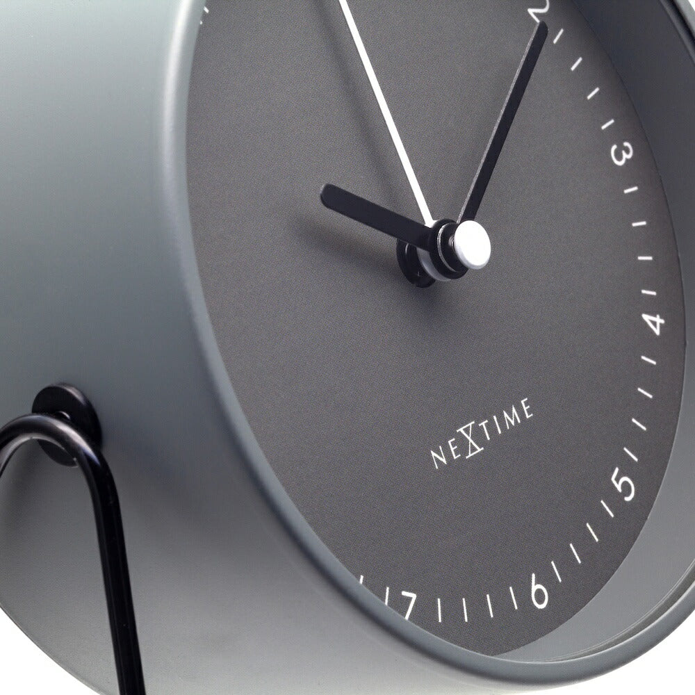 Berlin Table 置き時計｜table clock 時計 インテリア デザイン おしゃれ アート 引越し お祝い プレゼント ギフト モダンデザイン  デザイン時計 かっこいい シンプル テーブルクロック アラーム 目覚まし時計 ベージュ
