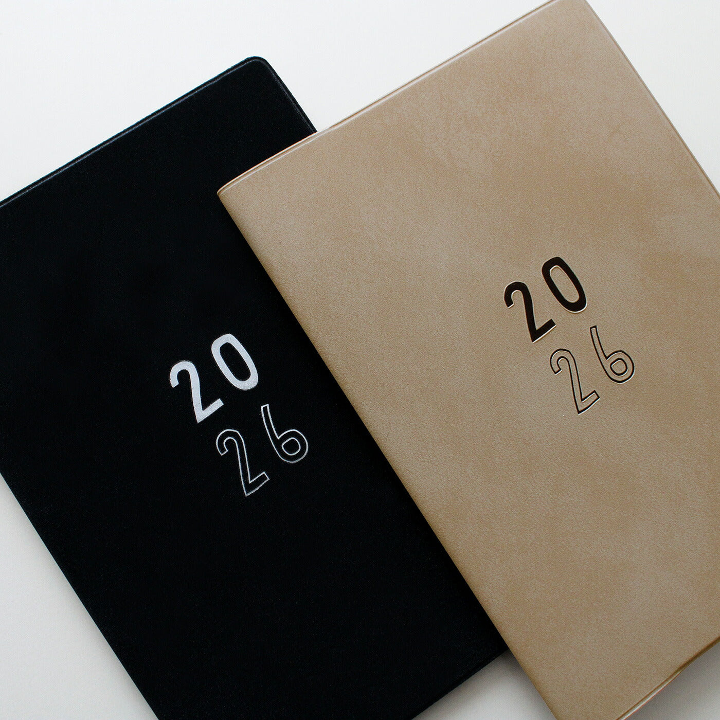 手帳 2026 マトカ 2026年（2025年10月始まり）ダイアリー スケジュール帳｜B6サイズ マンスリー・フルカラー（月間ブロック）『トロット｜TROT』大人かわいい 干支 馬 午 うま ウマ