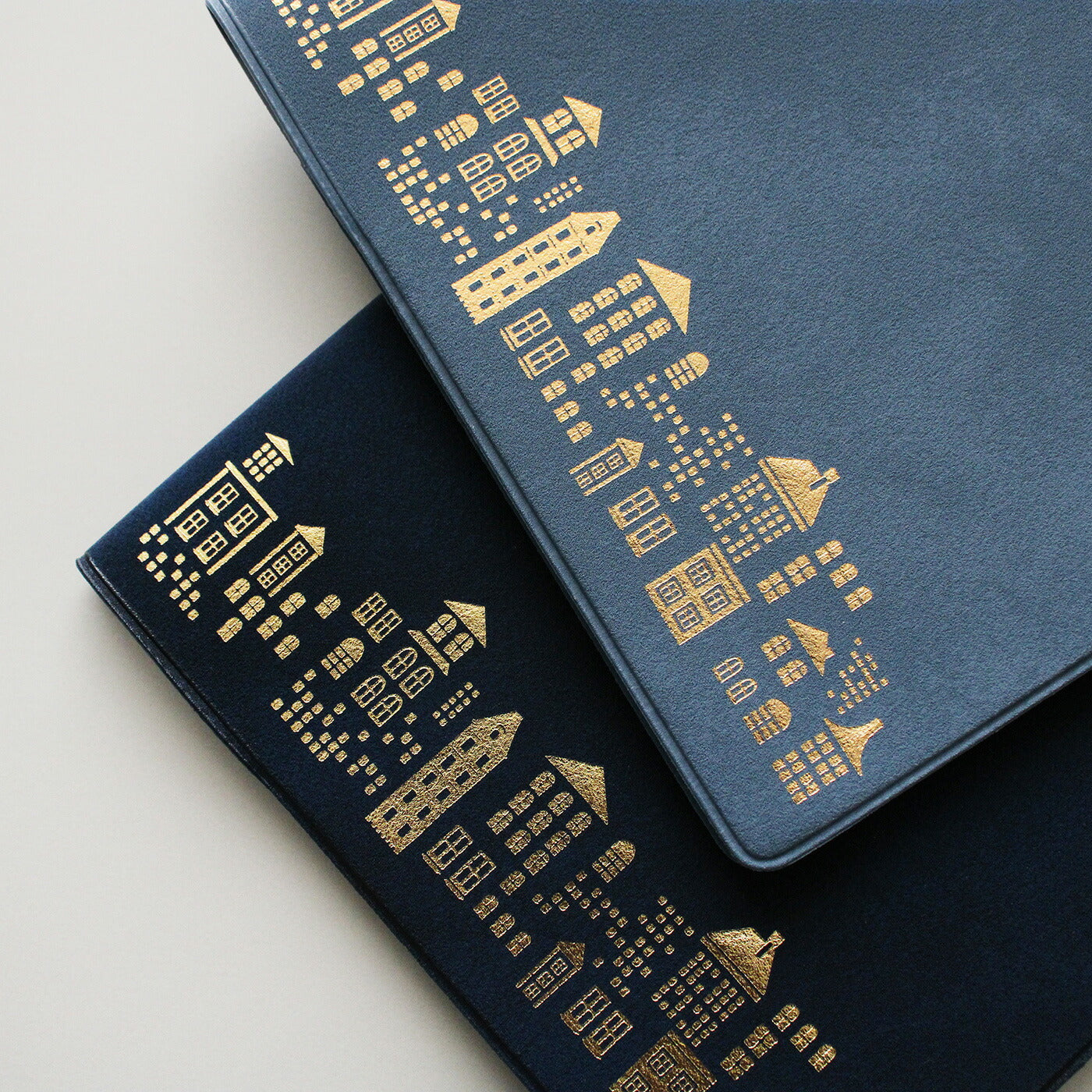 手帳 2026 マトカ 2026年（2025年10月始まり）ダイアリー スケジュール帳｜B6サイズ マンスリー・フルカラー（月間ブロック）『ナイトホーク｜NIGHTHAWK』大人かわいい おしゃれ 星