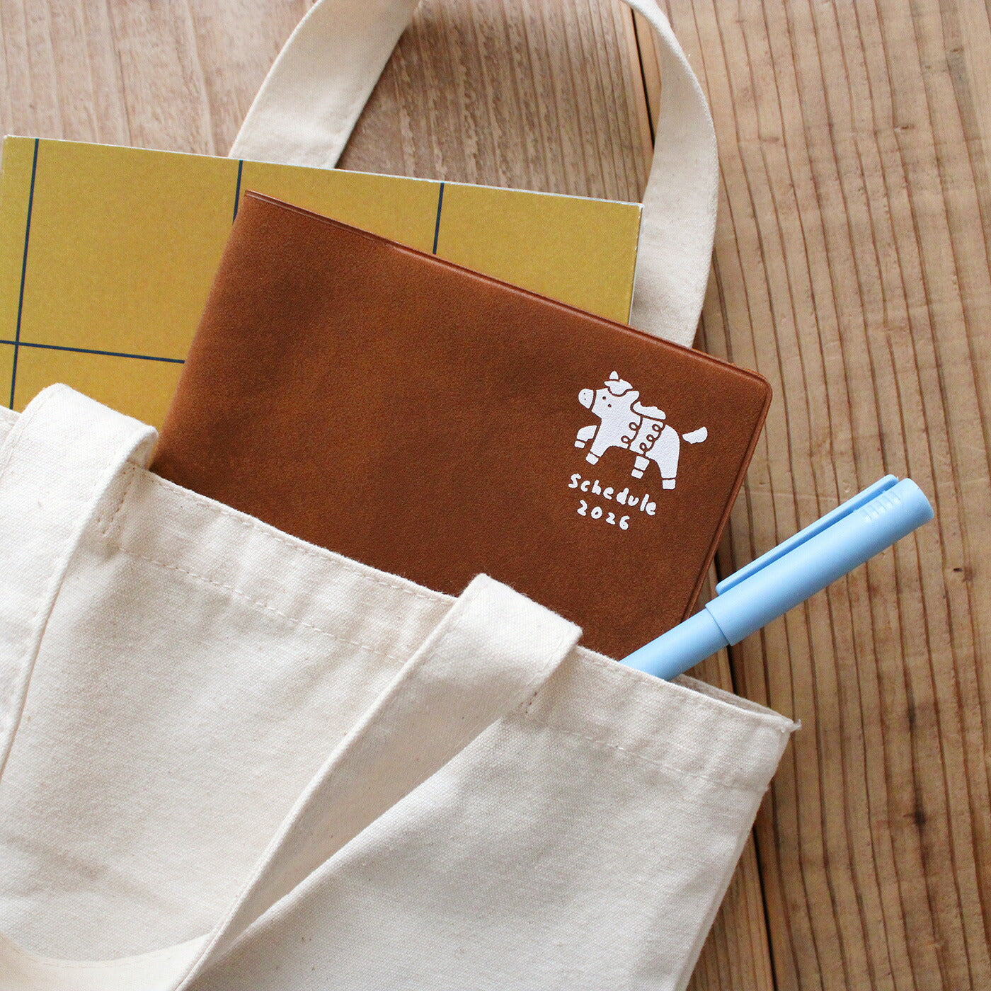 手帳 2026 マトカ 2026年（2025年10月始まり）ダイアリー スケジュール帳｜B6サイズ マンスリー・スタンダード（月間ブロック）『ピエニ｜PIENI』大人かわいい 干支 午年 馬 ユニコーン ペンギン