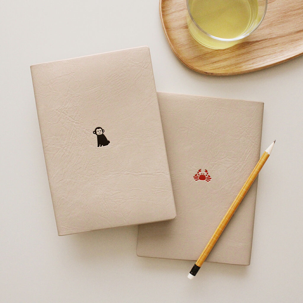 手帳 2026 マトカ 2026年（2025年10月始まり）ダイアリー スケジュール帳｜B6サイズ ウィークリー・レフト式（週間ホリゾンタル）『ワンポイント アニマル｜POINT ANIMAL』動物 犬 クジラ ポメラニアン カバ アザラシ UFO サル カニ