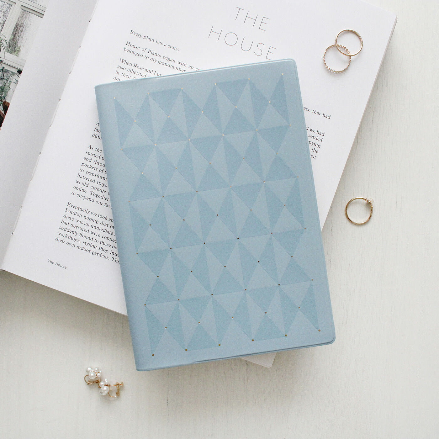 手帳 2026 マトカ 2026年（2025年10月始まり）ダイアリー スケジュール帳｜B6サイズ ウィークリー・レフト式（週間ホリゾンタル）『ポーレン｜POLLEN』大人かわいい 蝶々 幾何学模様 ドット