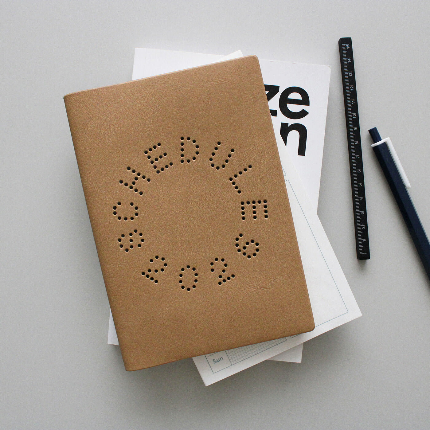 手帳 2026 マトカ 2026年（2025年10月始まり）ダイアリー スケジュール帳｜B6サイズ ウィークリー・レフト式（週間ホリゾンタル）『アルチザン｜ARTISAN』