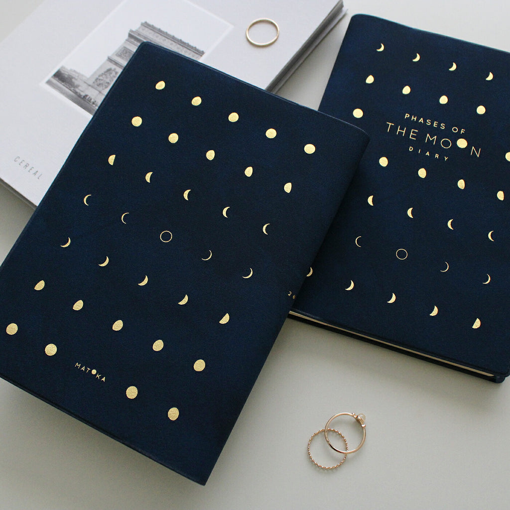 手帳 2026 マトカ 2026年（2025年10月始まり）ダイアリー スケジュール帳｜B6サイズ ウィークリー・ブロック式（週間ブロック・日記帳）『月の満ち欠け｜THE MOON』大人かわいい
