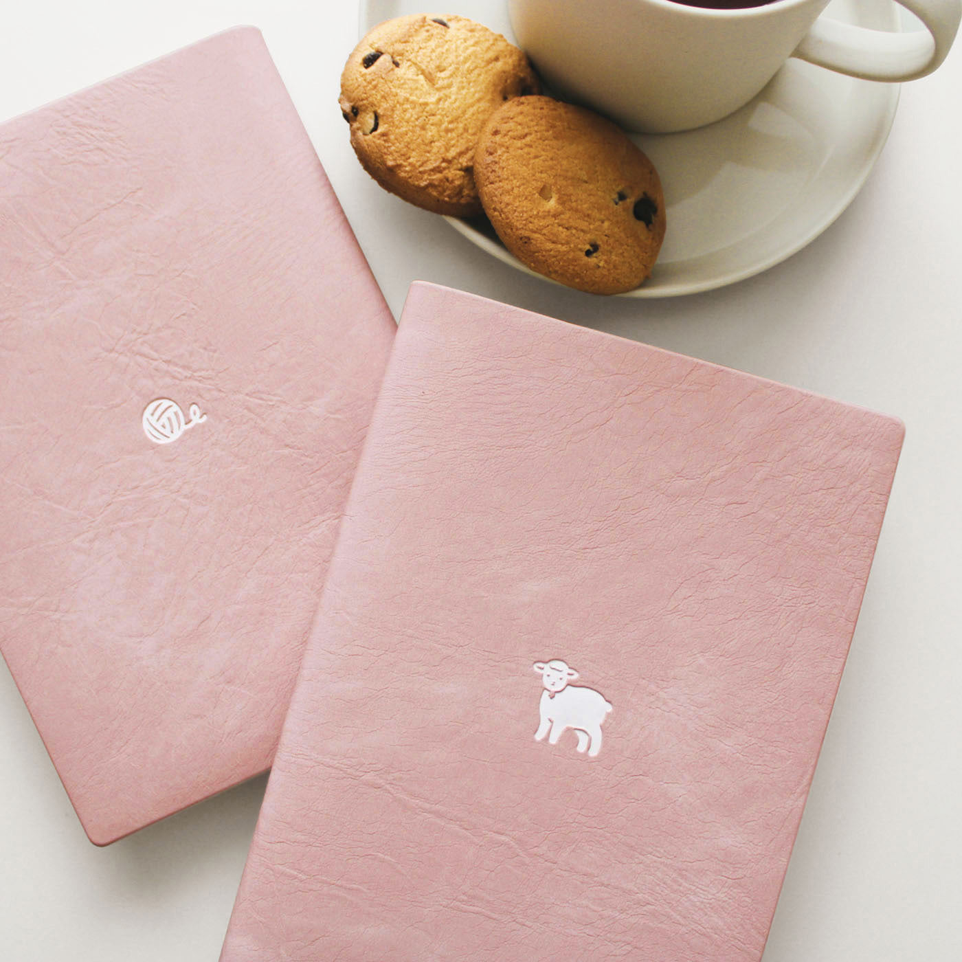 手帳 2026 マトカ 2026年（2025年10月始まり）ダイアリー スケジュール帳｜B6サイズ ウィークリー・ブロック式（週間ブロック・日記帳）『ワンポイント アニマル｜POINT ANIMAL』トリケラトプス 子ヒツジ ペンギン フグ ハムスター