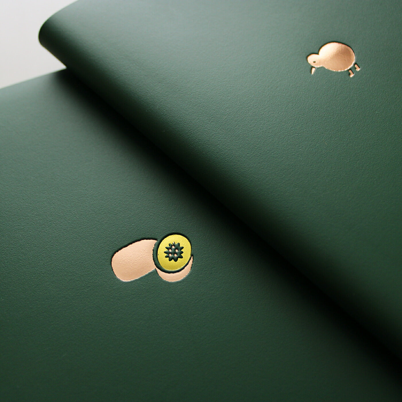 手帳 2026 マトカ 2026年（2025年10月始まり）ダイアリー スケジュール帳｜B6サイズ ウィークリー・ブロック式（週間ブロック・日記帳）『ワンポイント アニマル｜POINT ANIMAL』トリケラトプス 子ヒツジ ペンギン フグ ハムスター