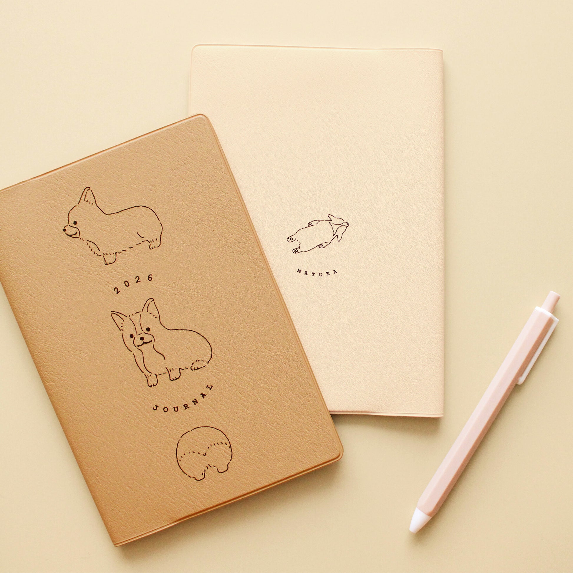 【限定】手帳 2026 マトカ 2026年（2025年10月始まり）ダイアリー スケジュール帳｜B6サイズ マンスリー・フルカラー（月間ブロック）『ラウンドコーギー｜ROUND CORGI』コーギー 犬 アニマル ベージュ アイボリー
