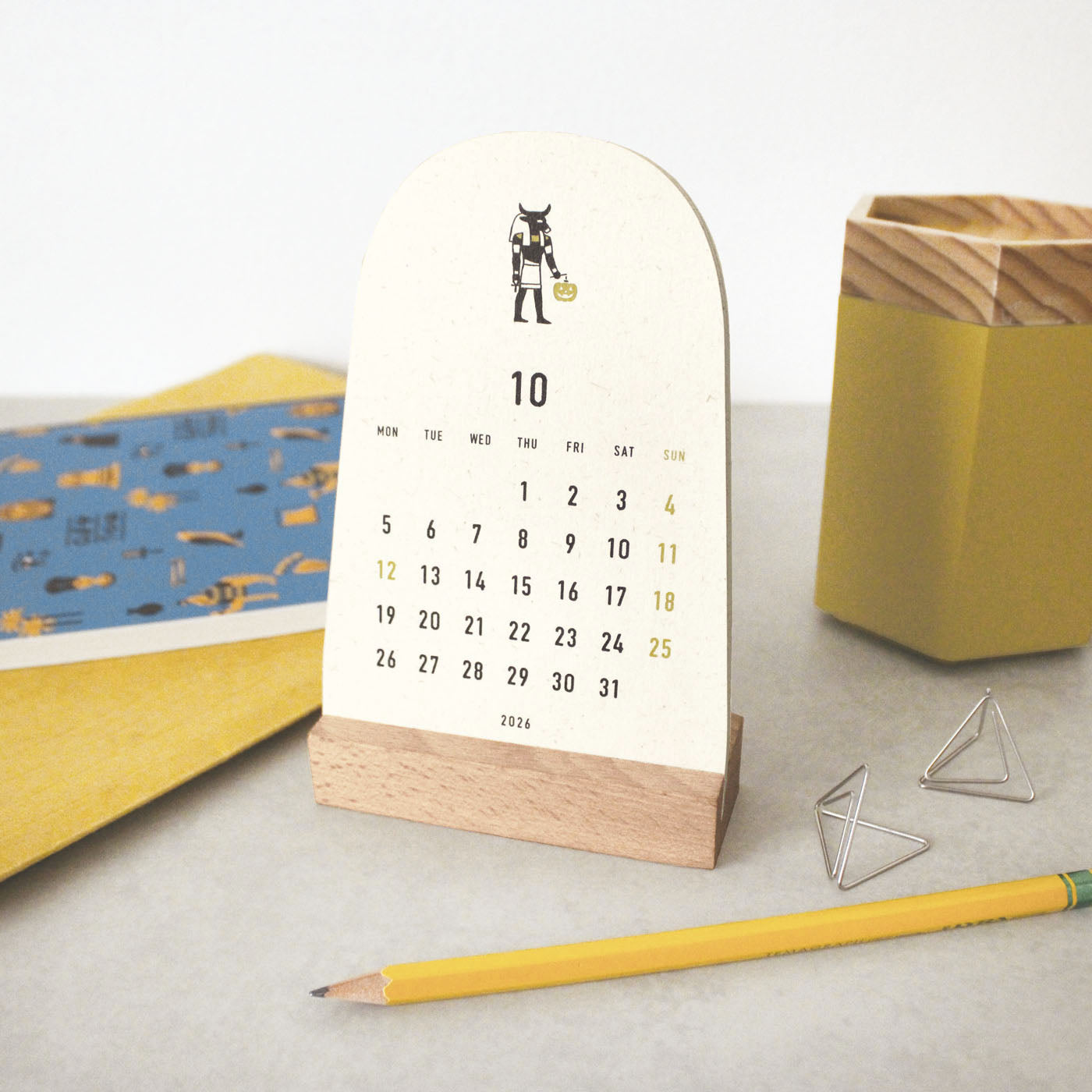 MATOKA マトカ 2026年 卓上カレンダー 木製スタンドタイプ（月曜始まり）『PAPYRUS｜パピルス』（CAL-138）