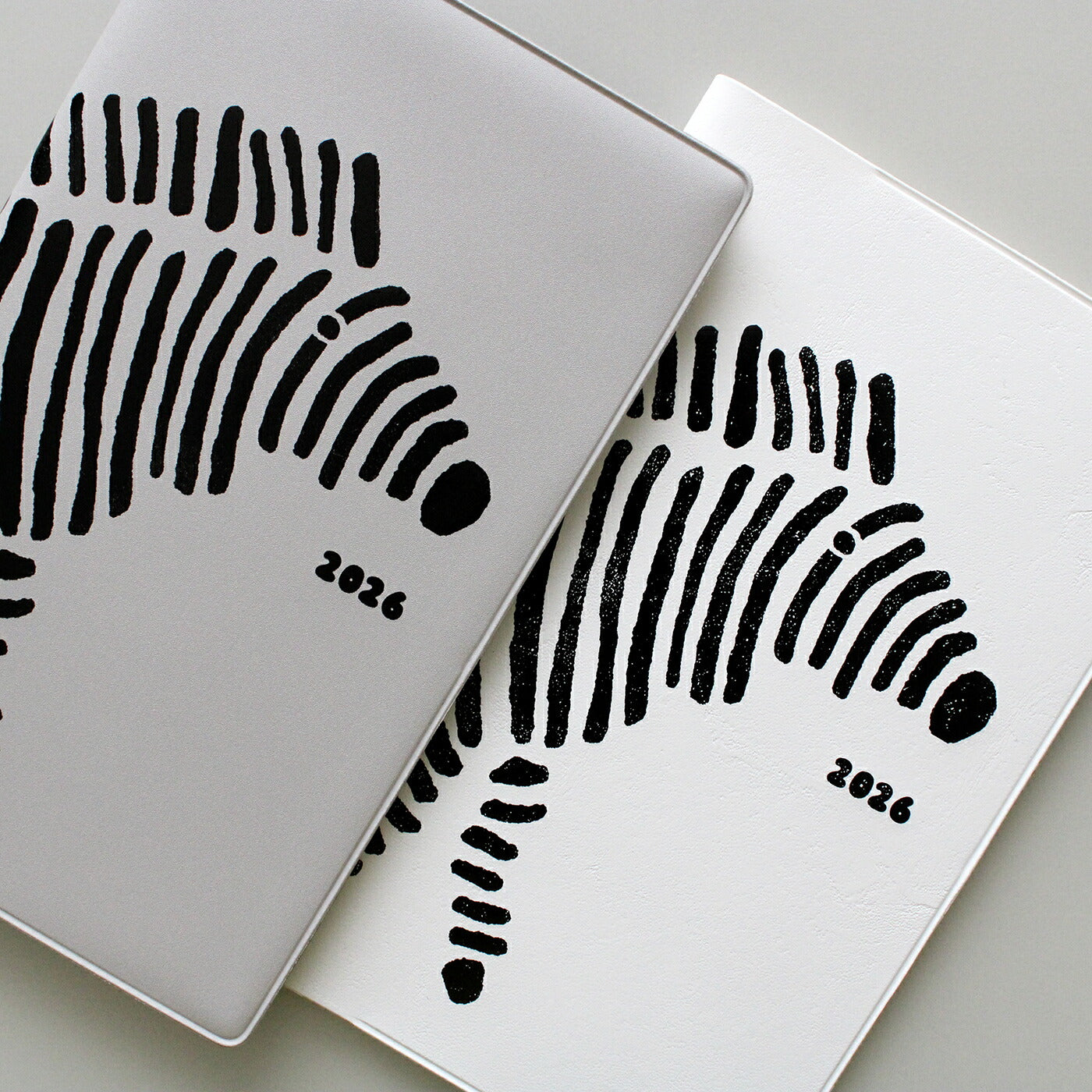 手帳 2026 マトカ 2026年1月始まり ダイアリー スケジュール帳｜新書判 コンパクトマンスリー（月間ブロック）『シマウマ｜SHIMAUMA』 馬 干支 午年 アニマル