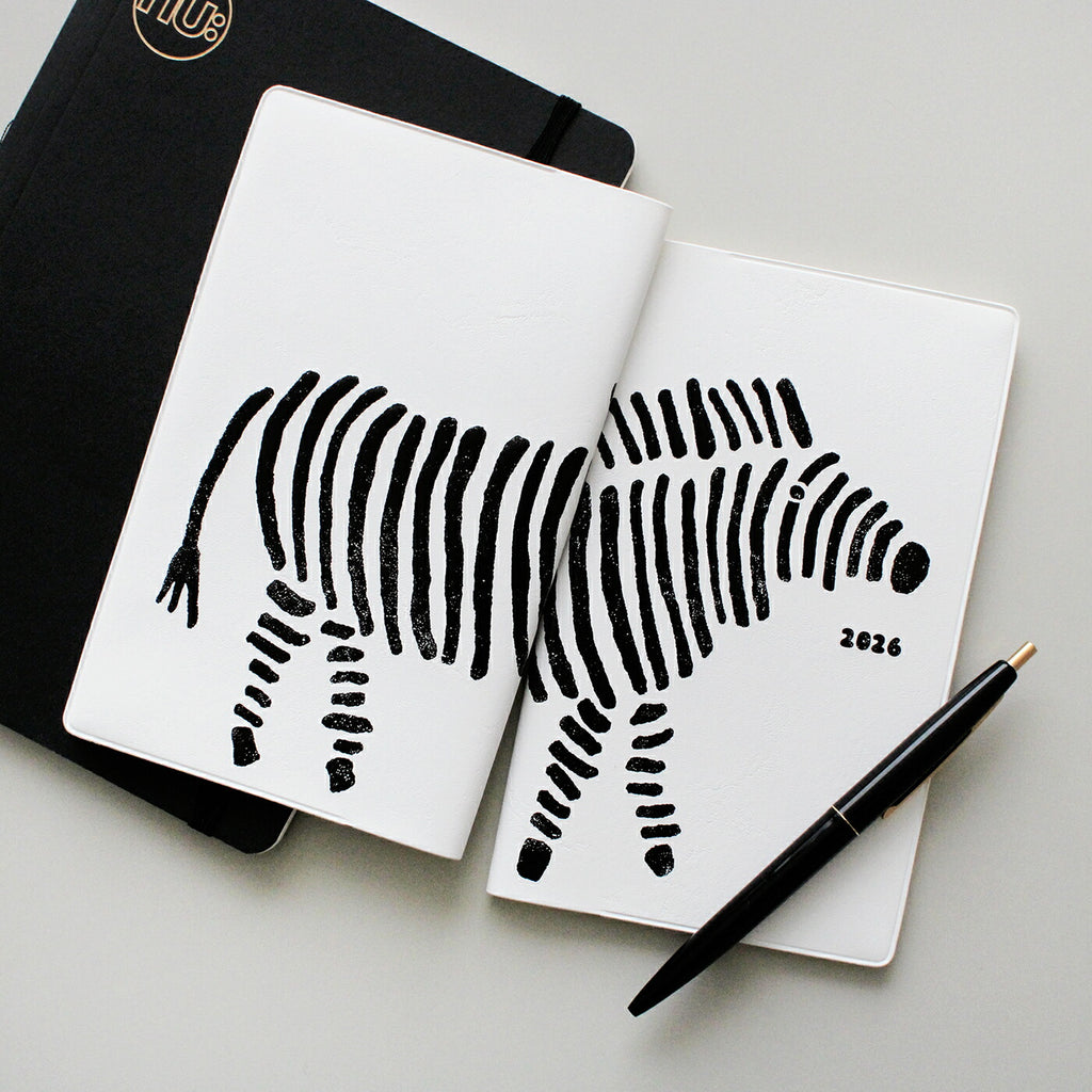 手帳 2026 マトカ 2026年1月始まり ダイアリー スケジュール帳｜新書判 コンパクトマンスリー（月間ブロック）『シマウマ｜SHIMAUMA』 馬 干支 午年 アニマル