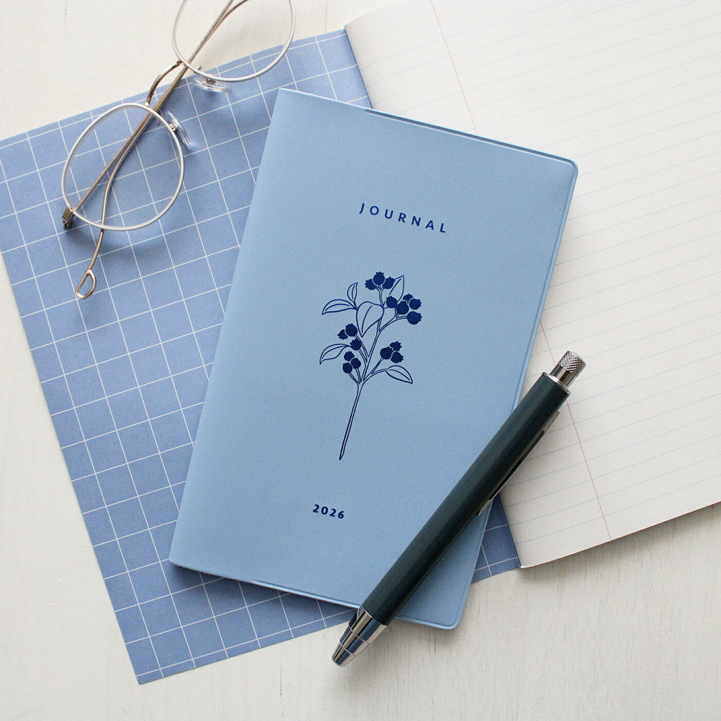 手帳 2026 マトカ 2026年1月始まり ダイアリー スケジュール帳｜新書判 コンパクトマンスリー（月間ブロック）『フローラ｜FLORA』コスモス ブルーベリー ストロベリー いちご 苺 花柄
