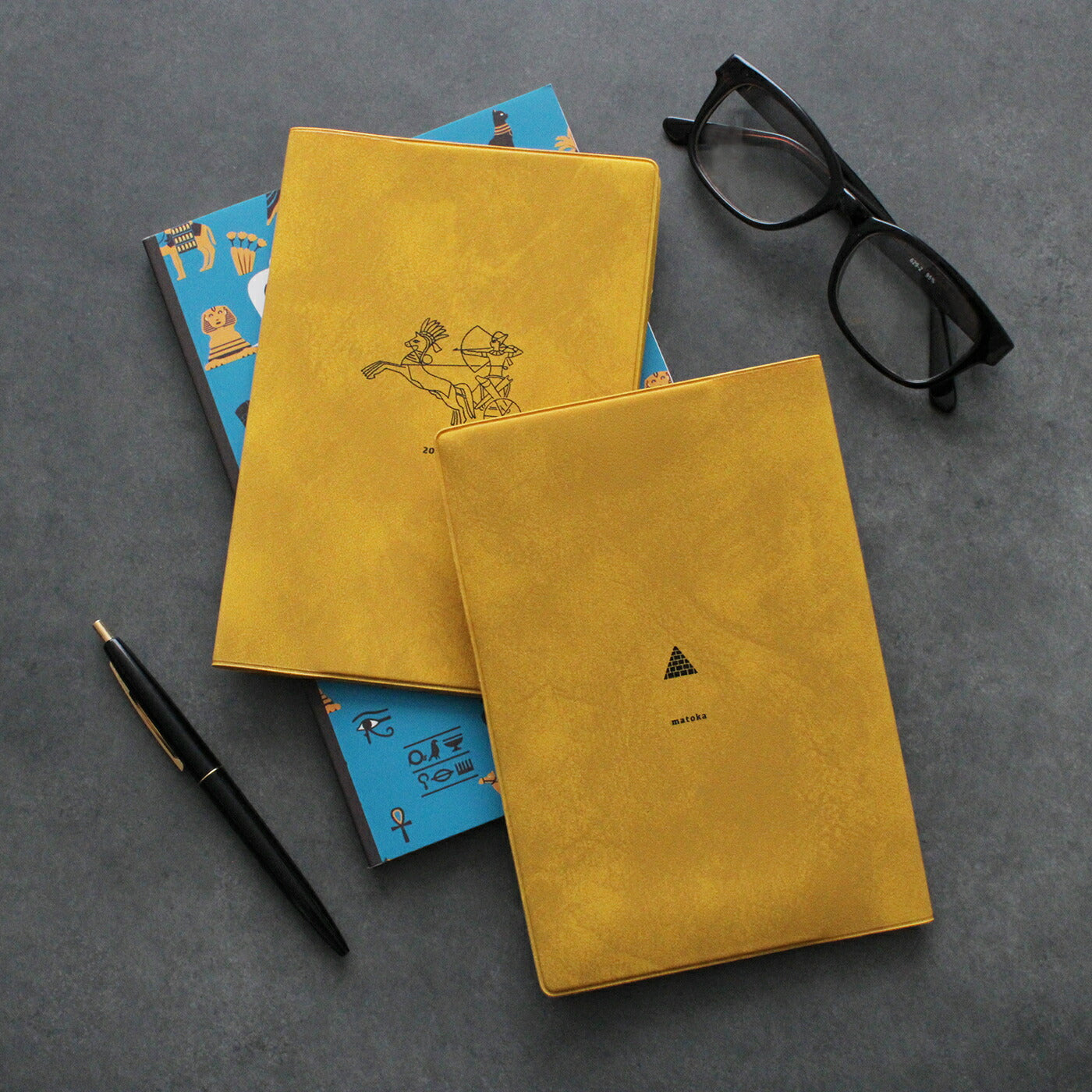 手帳 2026 マトカ 2026年1月始まり ダイアリー スケジュール帳｜B6サイズ マンスリー・スタンダード（月間ブロック）『カデシュ｜QADESH』エジプト エジプシャン ラムセス2世 馬