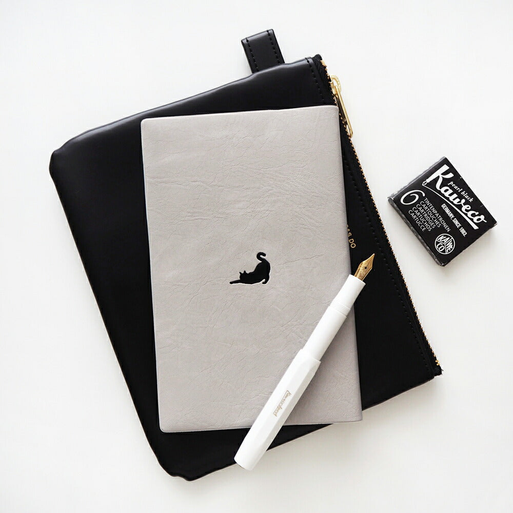 手帳 2026 マトカ 2026年1月始まり ダイアリー スケジュール帳｜新書判 スリムウィークリー・セパレート式『ラッキーモチーフ A｜LUCKY MOTIF A』Nitte 干支 午 ウマ 白馬 猫 カバ タコ たこ焼き カメレオン