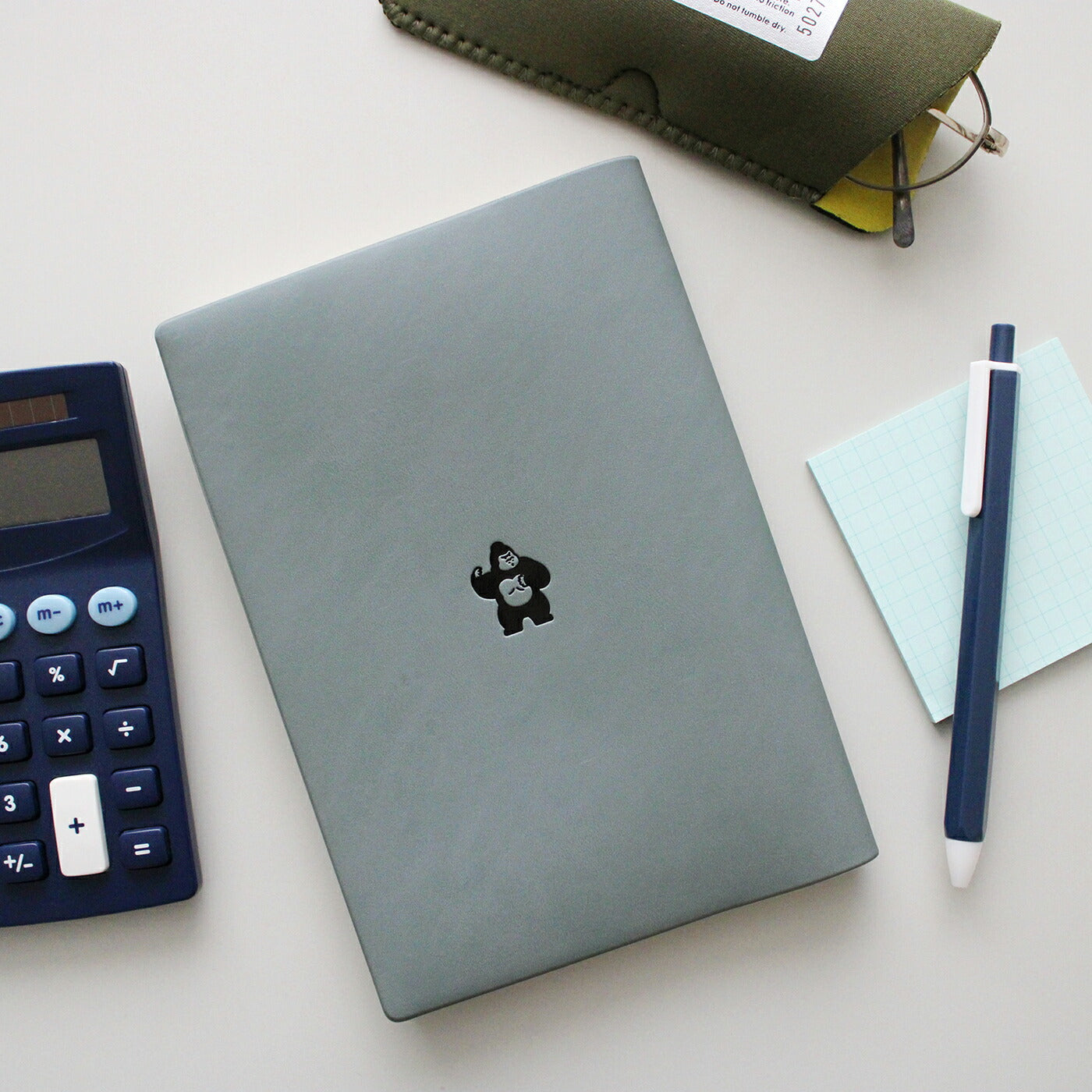 手帳 2026 マトカ 2026年1月始まり ダイアリー スケジュール帳｜B6サイズ ウィークリー・レフト式（週間ホリゾンタル）『ワンポイント アニマル｜POINT ANIMAL』メンダコ サカバンバスピス アンコウ ゴリラ ハリネズミ