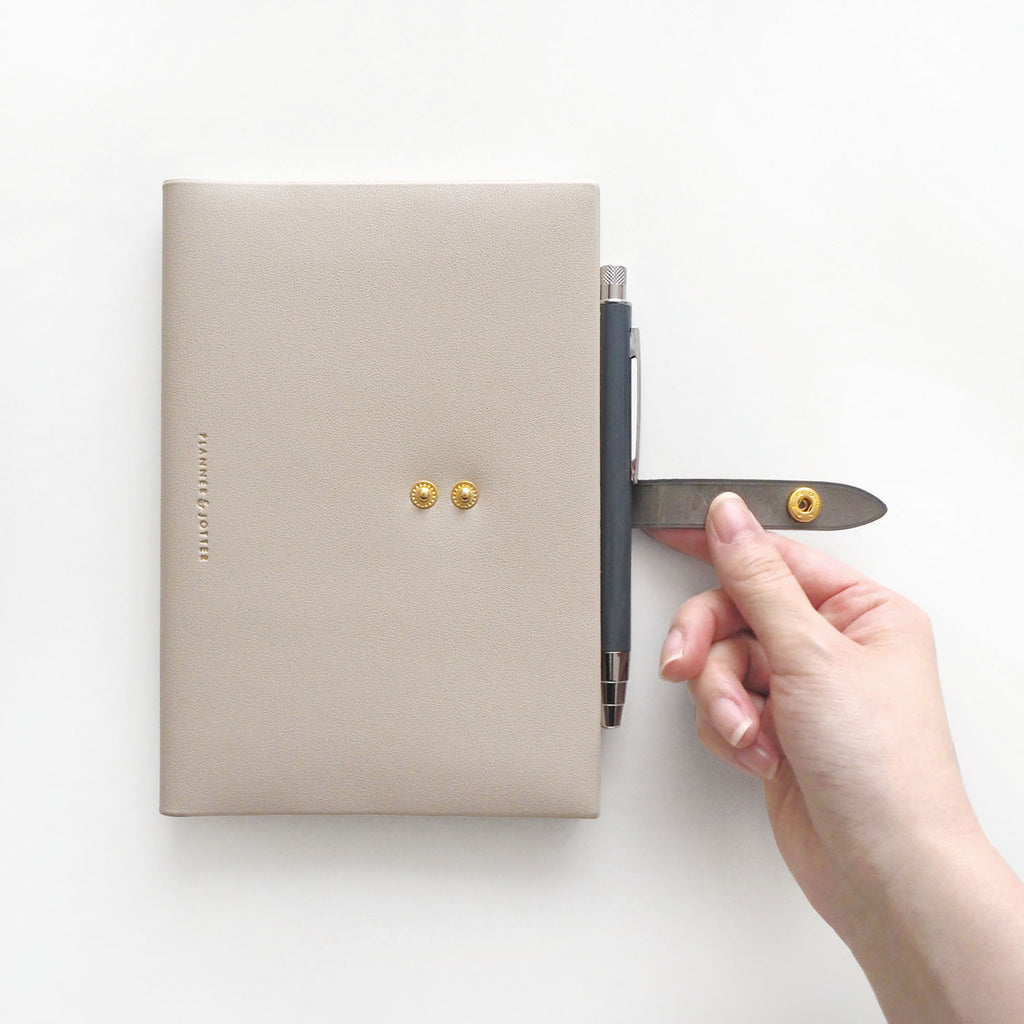 手帳 2026 マトカ 2026年1月始まり ダイアリー スケジュール帳｜B6サイズ ウィークリー・レフト式（週間ホリゾンタル）『ランディ｜LUNDI』おしゃれ 大人かわいい ベルト付き