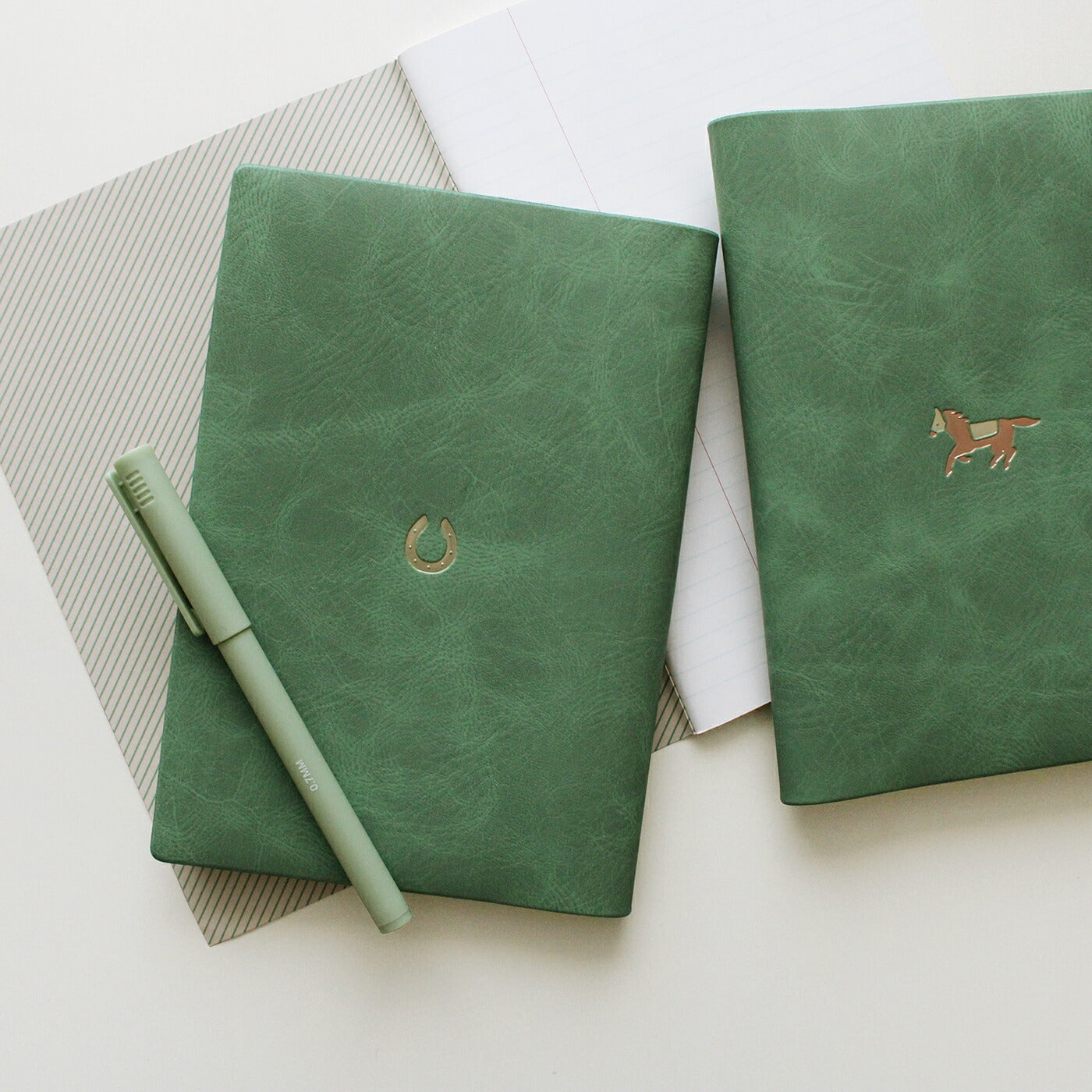 手帳 2026 マトカ 2026年1月始まり ダイアリー スケジュール帳｜B6サイズ ウィークリー・ブロック式（週間ブロック・日記帳）『ワンポイント ファンファーレ｜POINT FANFARE』干支 馬 午 ウマ