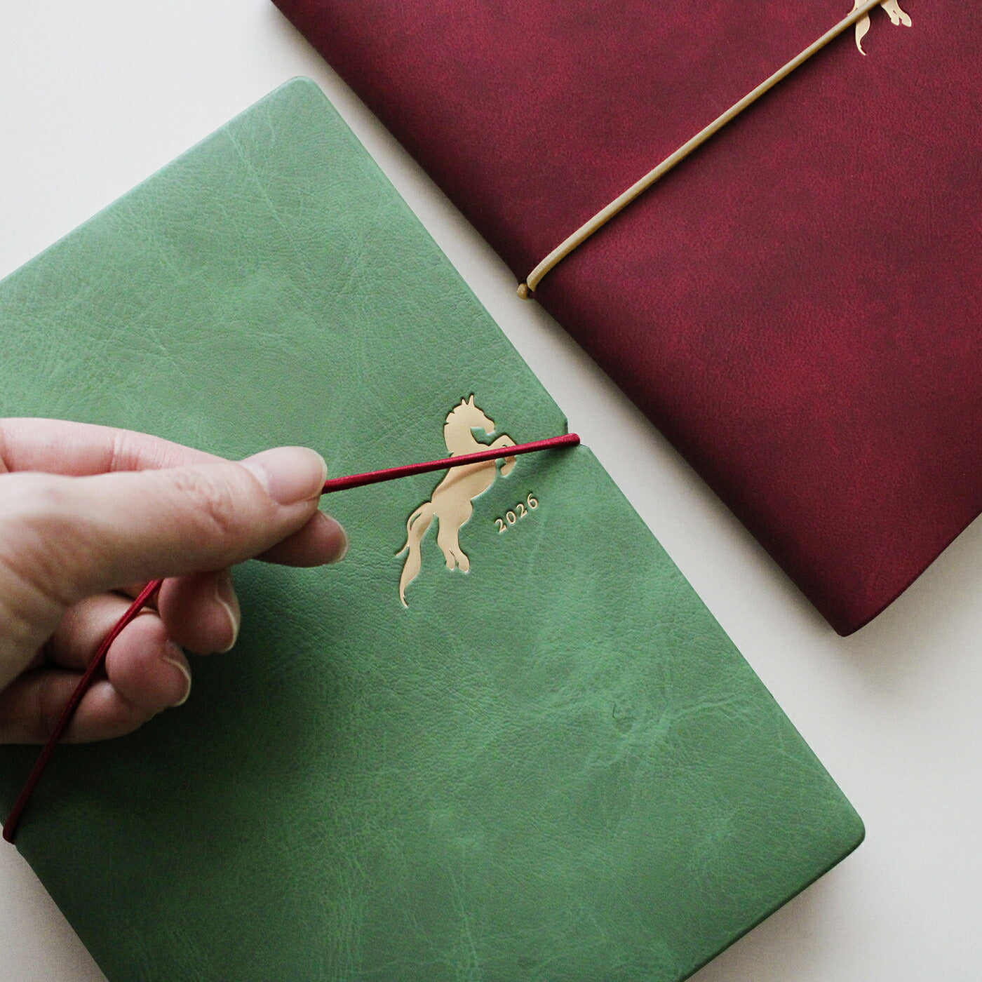 手帳 2026 マトカ 2026年1月始まり ダイアリー スケジュール帳｜B6サイズ ウィークリー・ブロック式（週間ブロック・日記帳）『飛越｜JUMPING』 干支 馬 午 ウマ うま