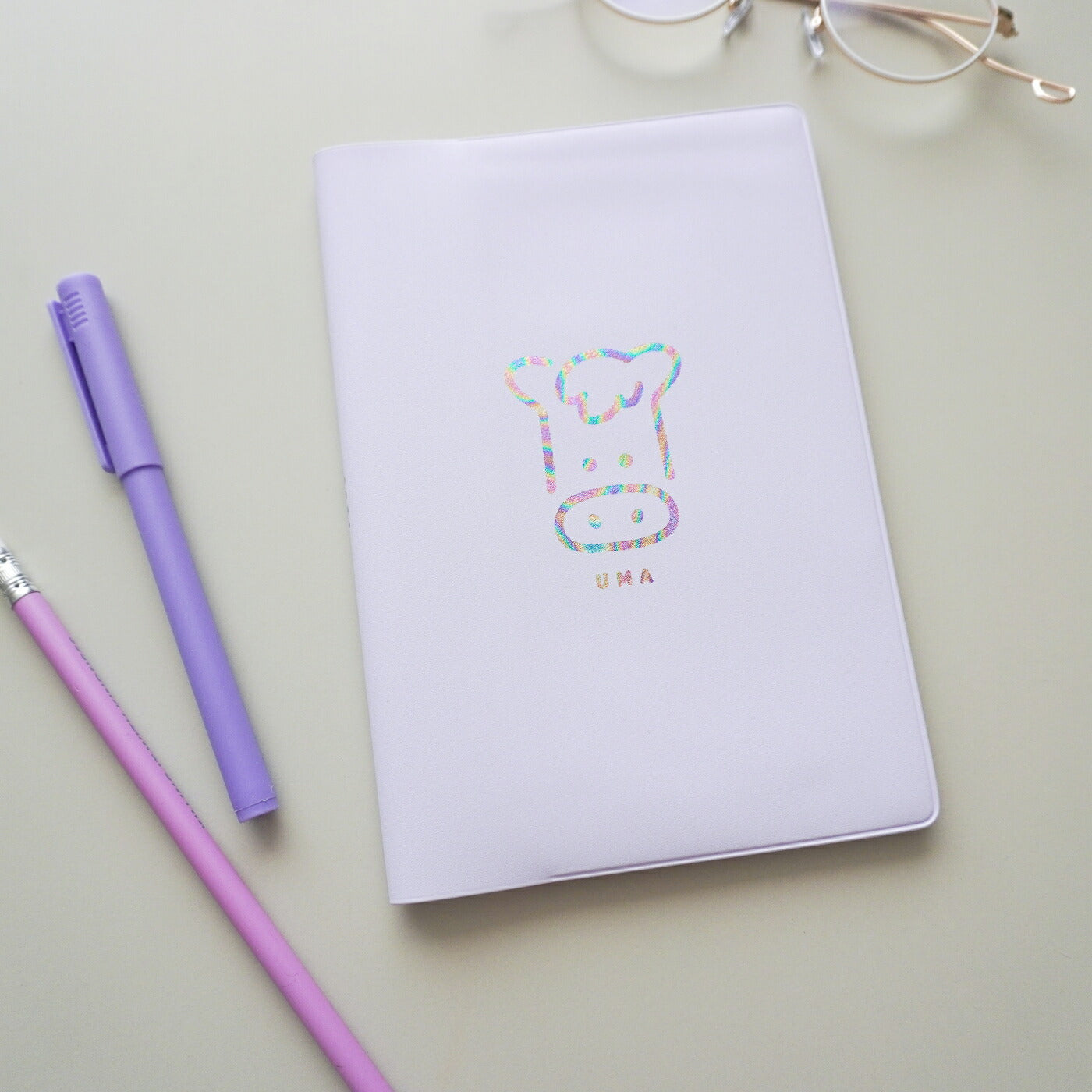 【限定】手帳 2026 マトカ 2026年1月始まり ダイアリー スケジュール帳｜B6サイズ マンスリー・フルカラー（月間ブロック）『ウマカナ』干支 午 馬 うま ウマ ユニコーン UMA