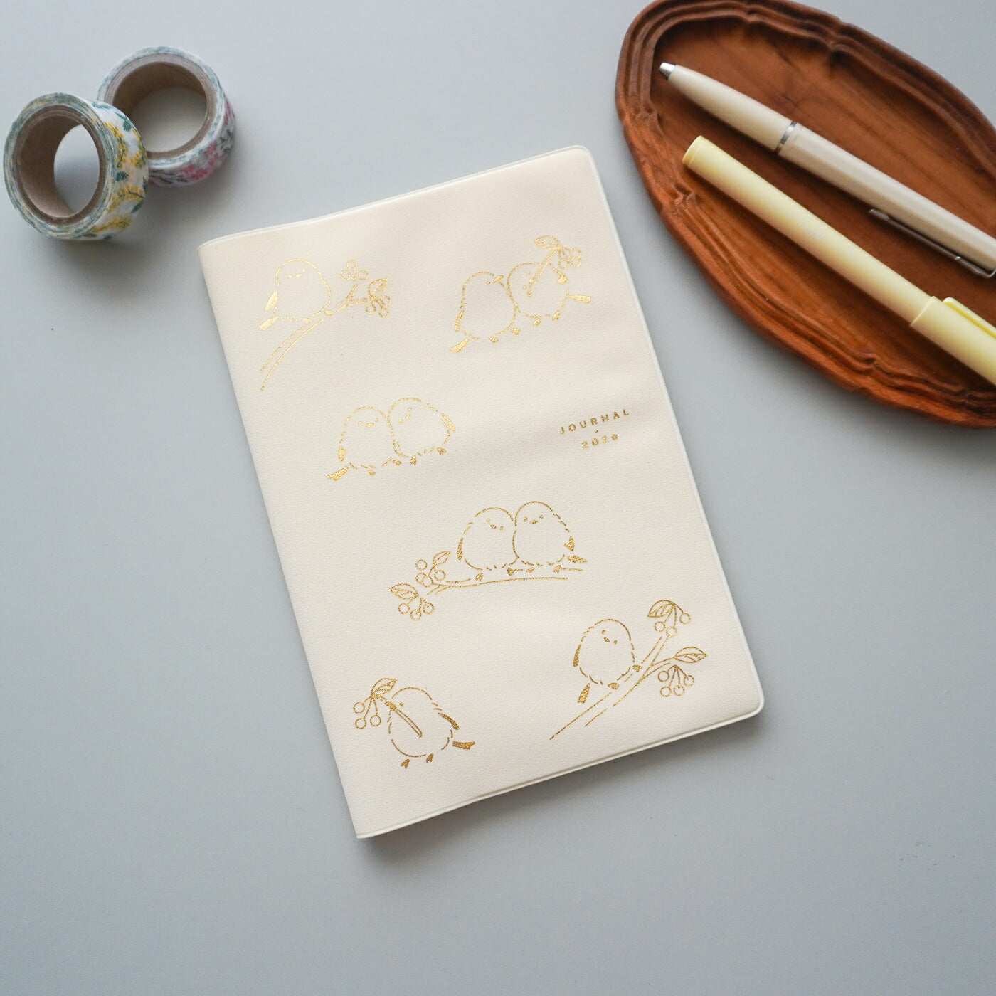 【限定】手帳 2026 マトカ 2026年1月始まり ダイアリー スケジュール帳｜B6サイズ マンスリー・フルカラー（月間ブロック）『スノーフェアリー』シマエナガ