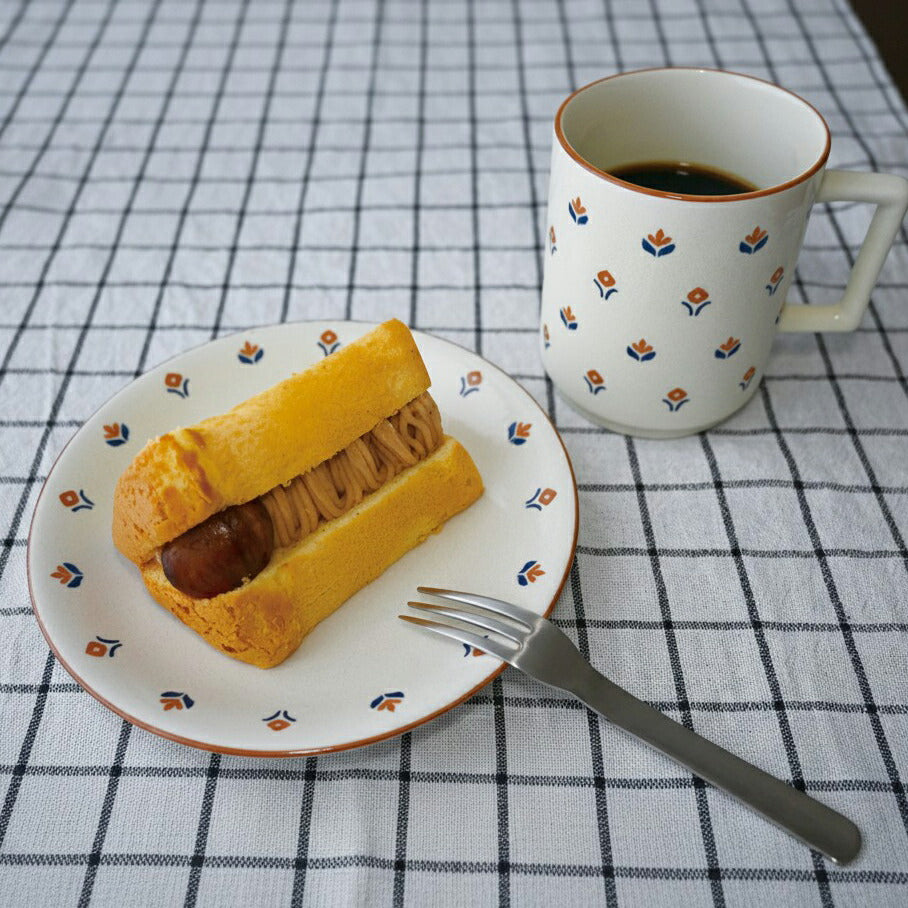 Toivo 食器 Kukka｜マグ マグカップ プレート 皿 美濃焼 誕生日 ギフト プレゼント おしゃれ 可愛い 上品 磁器 日本製 カフェ ティータイム 小皿 取り皿 花 フラワー 植物 レトロ｜SERATA セラータ