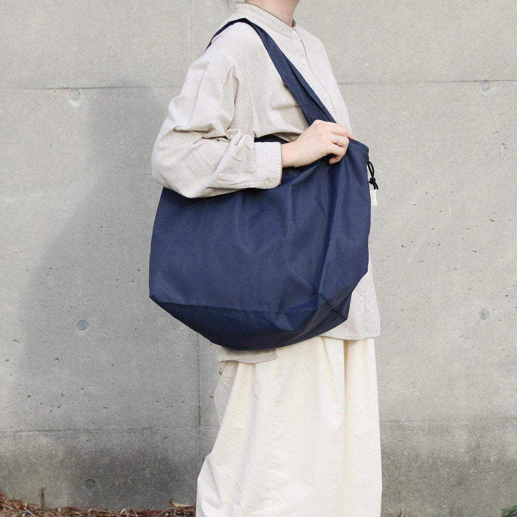 LAURIER TWO-TONE COOLER SHOPPING BAG｜ローリエ ツートーン 保冷 ショッピングバッグ 保温 コンパクト シンプル レジ袋 折りたたみ 大容量 大きめ おしゃれ パステル サブバッグ カラフル｜LEAFLETS リーフレッツ
