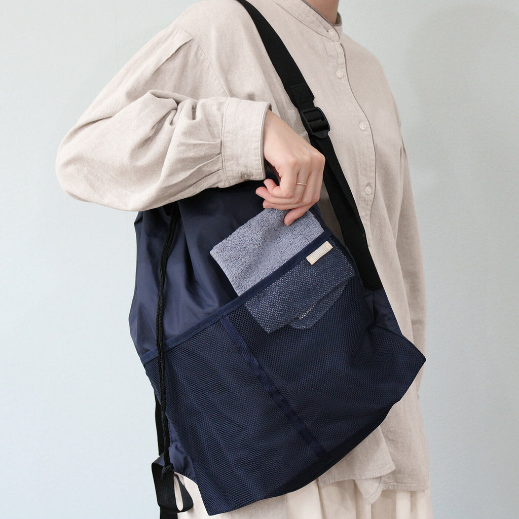 LAURIER COOLER SHOPPING BACKPACK｜ローリエ 保冷 ショッピングバックパック コンパクト シンプル レジ袋 折りたたみ 大容量 大きめ おしゃれ リュック 保温 収納｜LEAFLETS リーフレッツ
