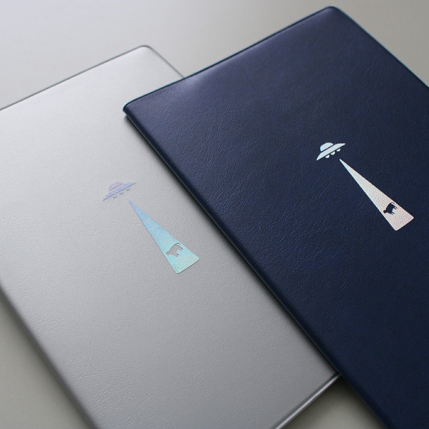 【ご予約 2月下旬発送】手帳 2026 マトカ 2026年4月始まり手帳 ダイアリー スケジュール帳｜B6サイズ マンスリー・スタンダード（月間ブロック）『アブダクション｜UFO』宇宙人 エイリアン