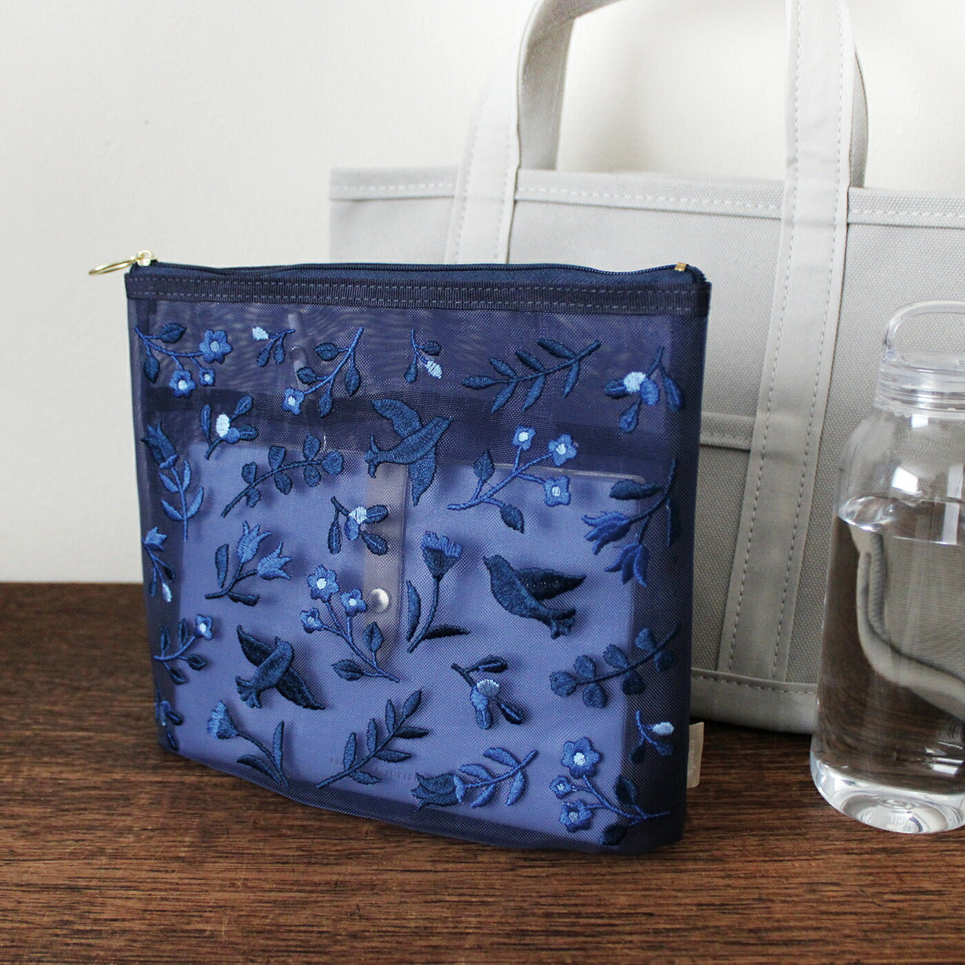 SUVANT BAG IN BAG スヴァント バッグインバッグ｜ポーチ ケース 刺繍 メッシュ 鍵 ケース バッグ 仕切り ポケット 収納 かわいい おしゃれ ボタニカル 花 フラワー 鳥 アート 植物 ギフト プレゼント 母の日｜MATOKA マトカ