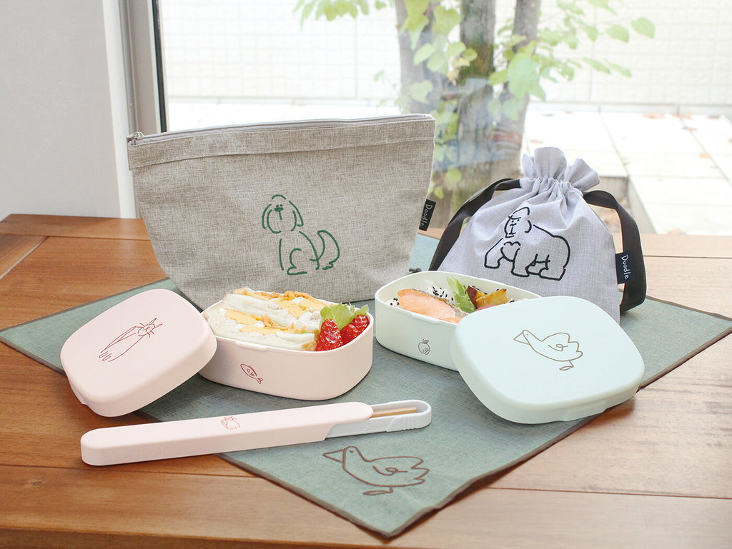DOODLE ランチクロス｜LUNCH CLOTH ランチ シンプル パステルカラー 猫 犬 アヒル ゴリラ カラフル 大人 女子 男子 かわいい おしゃれ ランチョンマット 風呂敷 ハンカチ スカーフ キッチンクロス キッチンマット ドゥードゥル｜Leaflets