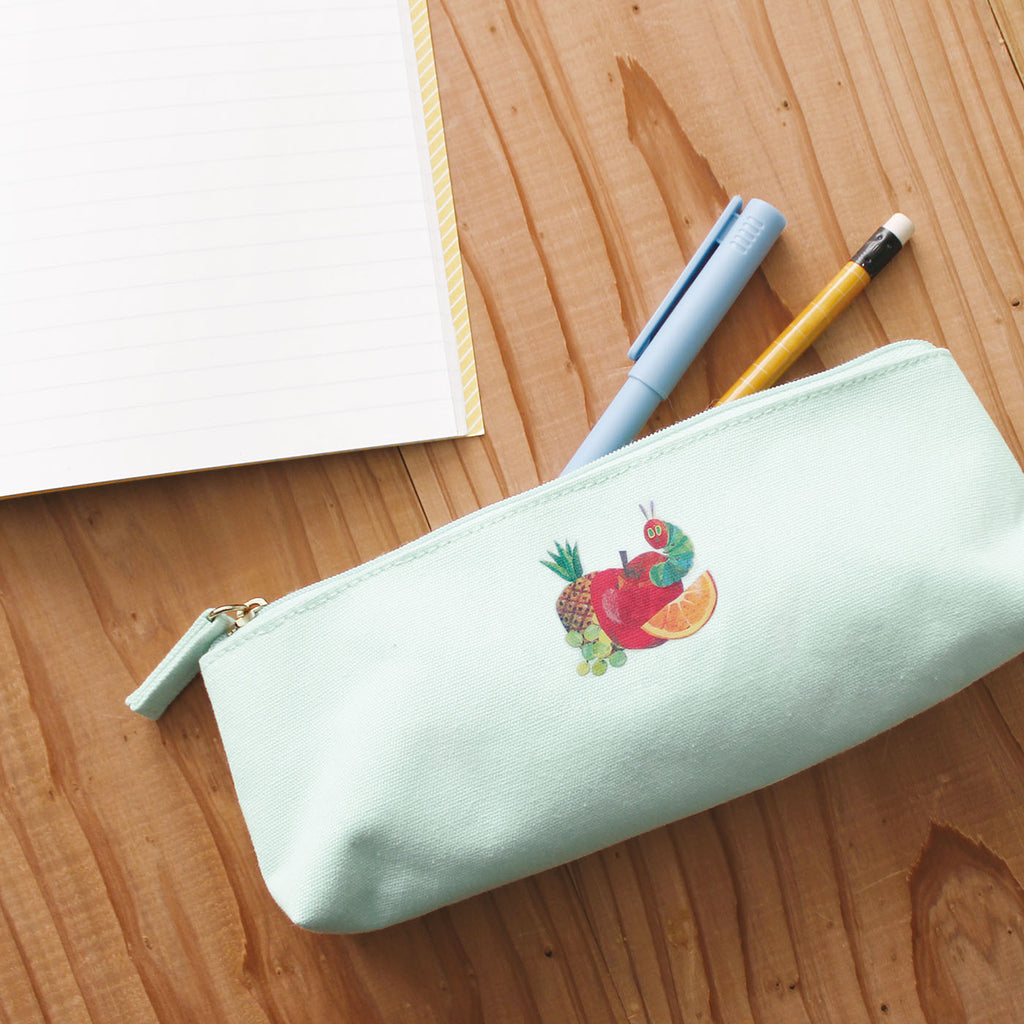 ERIC CARLE エリック・カール ファブリックステッカー｜STICKER シール ステッカー 可愛い おしゃれ アート スマホケース パソコン スーツケース 手帳 ノート デコ はらぺこあおむし 食べ物 動物 アニマル｜MATOKA マトカ